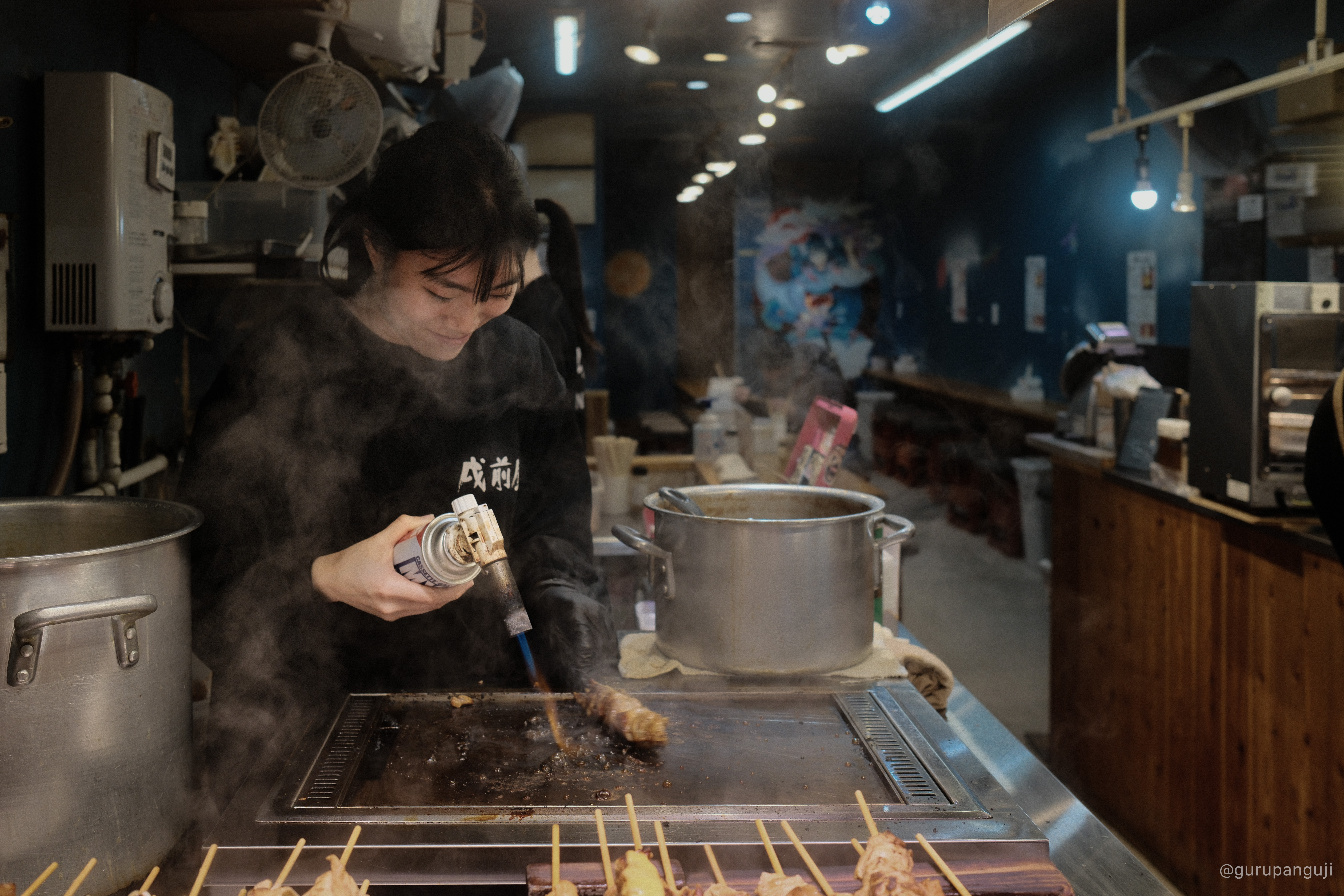 35mm-equivalent frame focused on a primary subject